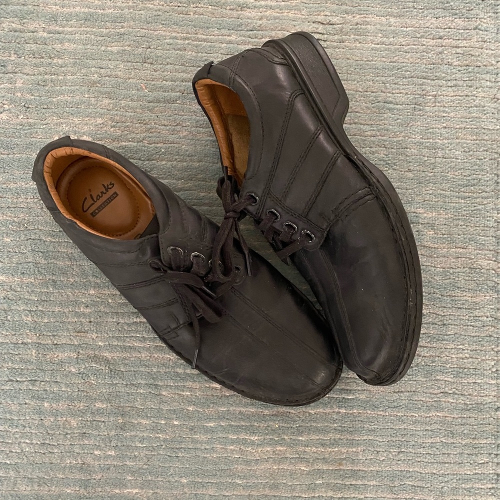 Men’s black Clark’s collection brand dress shoe. Size 9.5